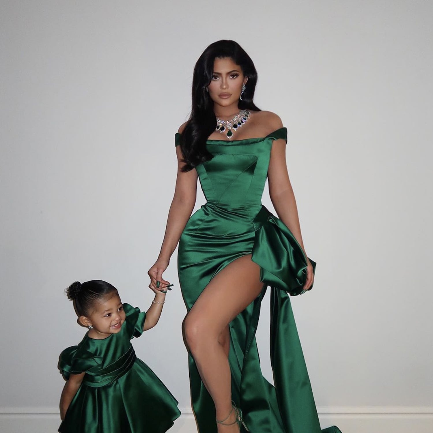 See The Pictures From The 2019 Kardashian Christmas Party Popsugar Celebrity