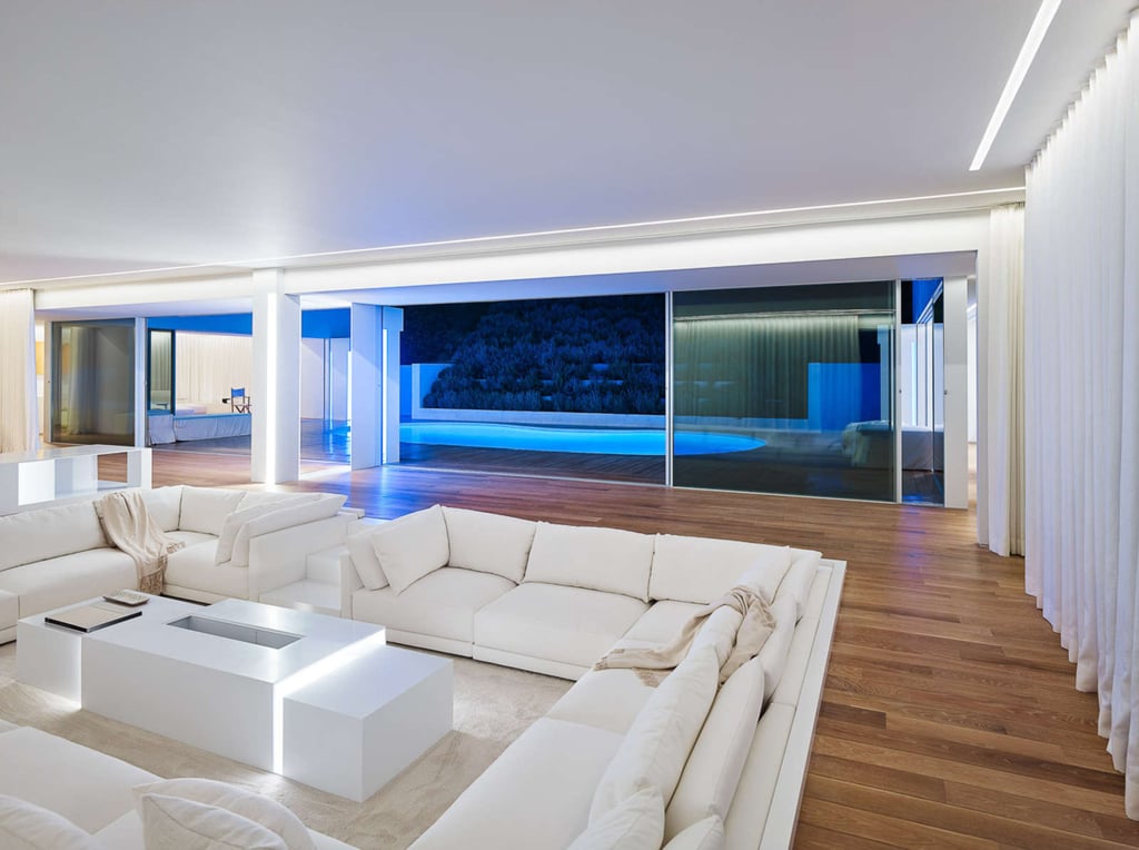 Orlando Bloom Buys Beverly Hills Pavilion 2017