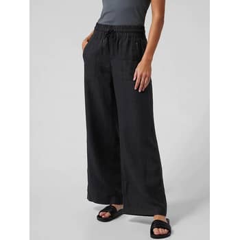 12 Ways to Wear Athleta's Cabo Linen Wide Leg Pants  Wide leg pants  outfit, Wide leg pants outfit work, Black pants outfit