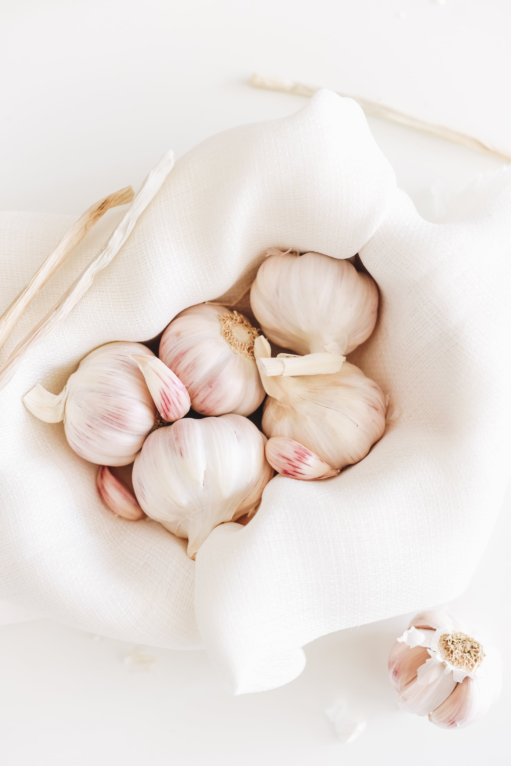 what are the benefits of eating raw garlic daily? | popsugar