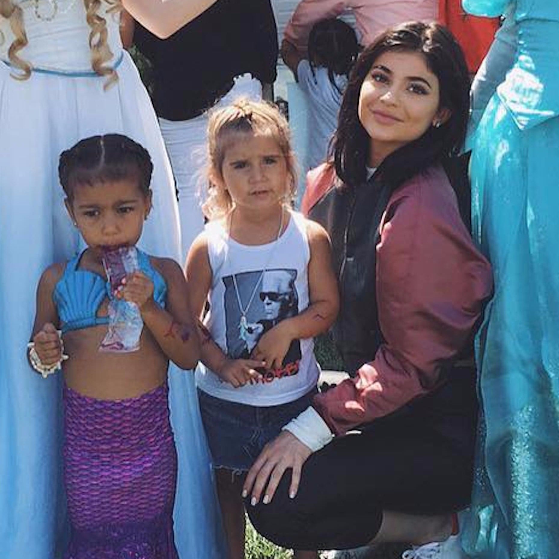 Kylie Jenners Son Aires Hilarious Kitchen Adventure With Aunt Kendall - 8vwglx2