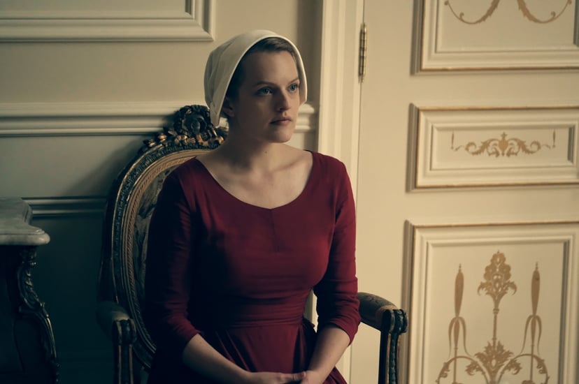 THE HANDMAID'S TALE, Elisabeth Moss, 'Late', (Season 1, ep. 103, aired April 26, 2017). photo: George Kraychyk / Hulu / Courtesy: Everett Collection