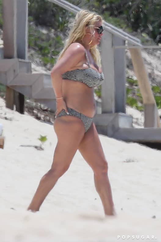 Jessica Simpson flaunts body in leopard print bikini on Bahamas getaway