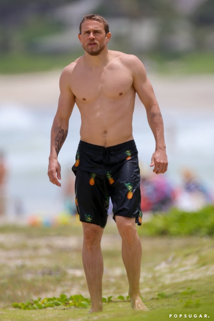 Charlie-Hunnam-Shirtless-Beach-Hawaii-Ap