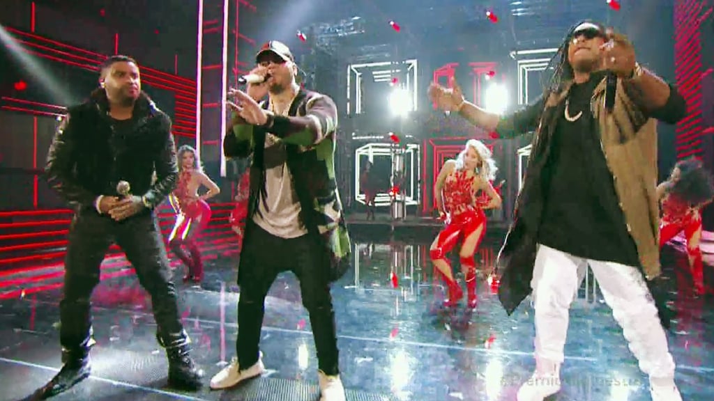 Zion y Lennox Singing "Embriágame"