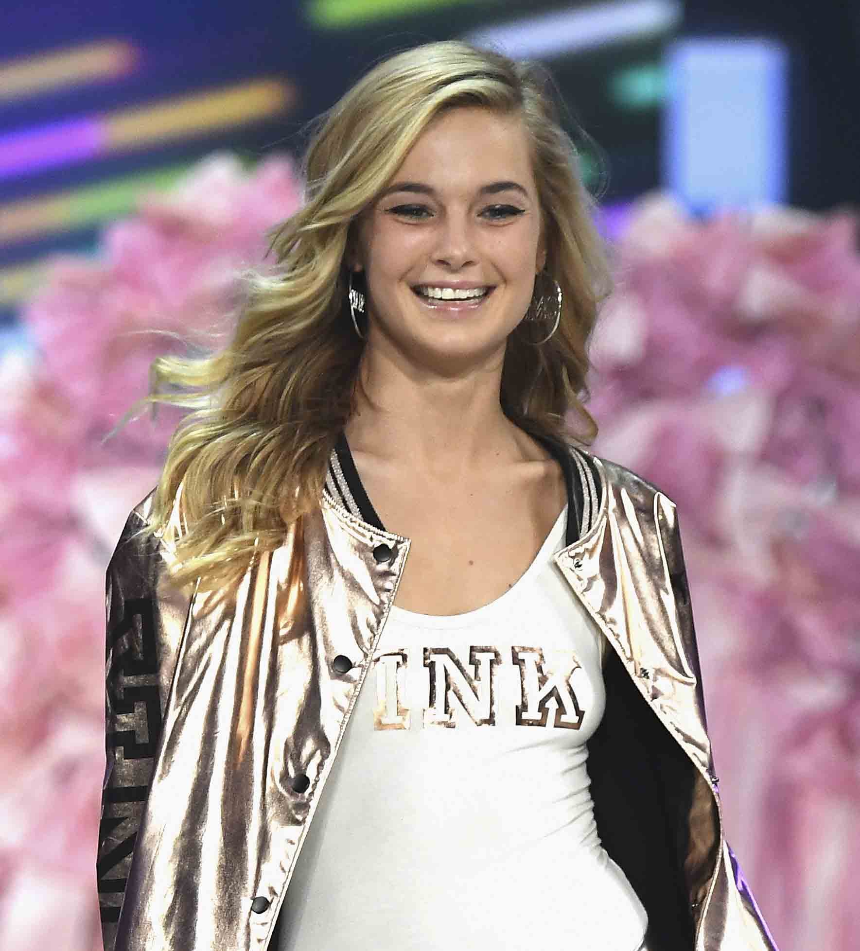 Bridget Malcolm See The Incredibly Sexy Beauty Looks From The Victorias Secret Fashion Show 