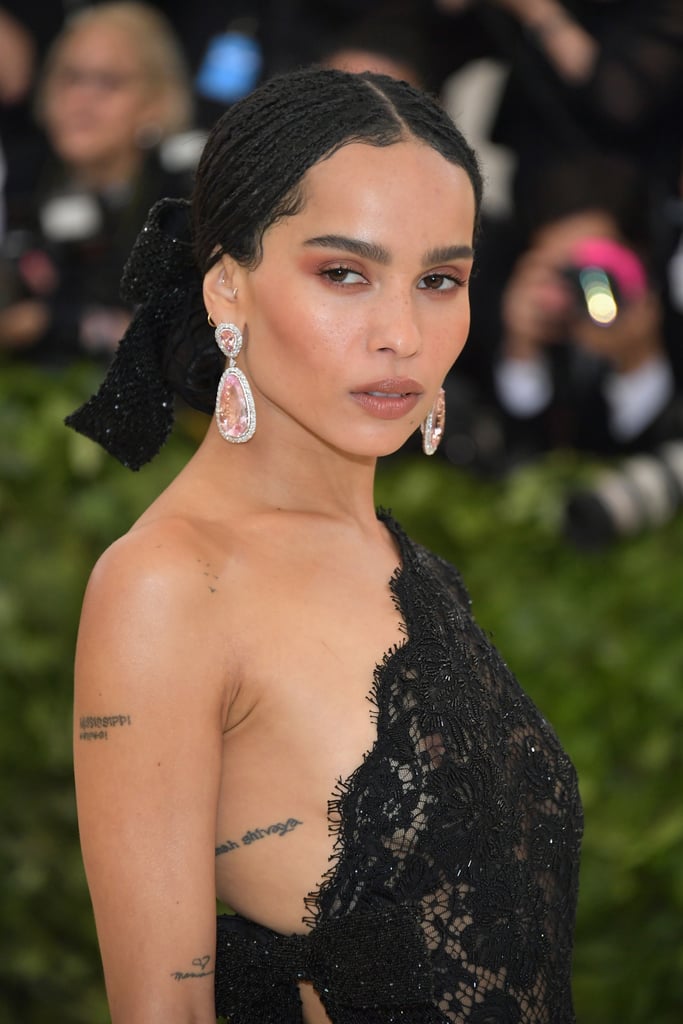 Zoë Kravitz’s Sexy Met Gala Dress Was Held Together by Just 2 Bows