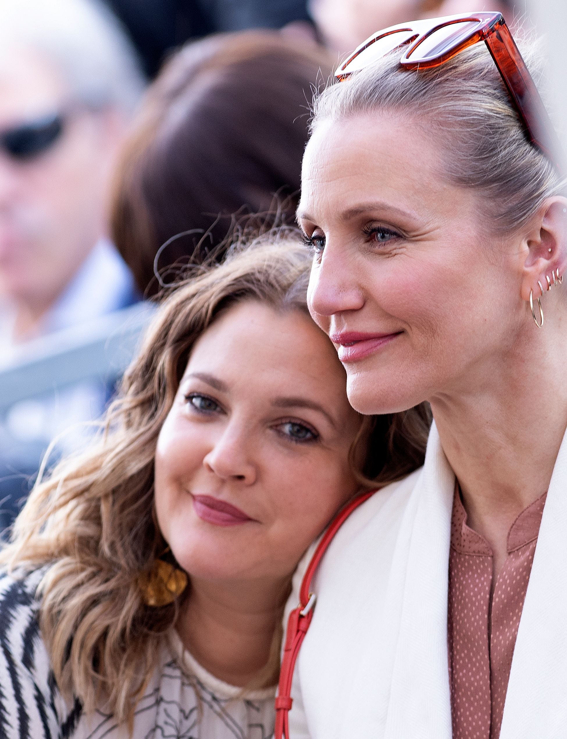 Actress Drew Barrymore (L) and Cameron Diaz (R) 