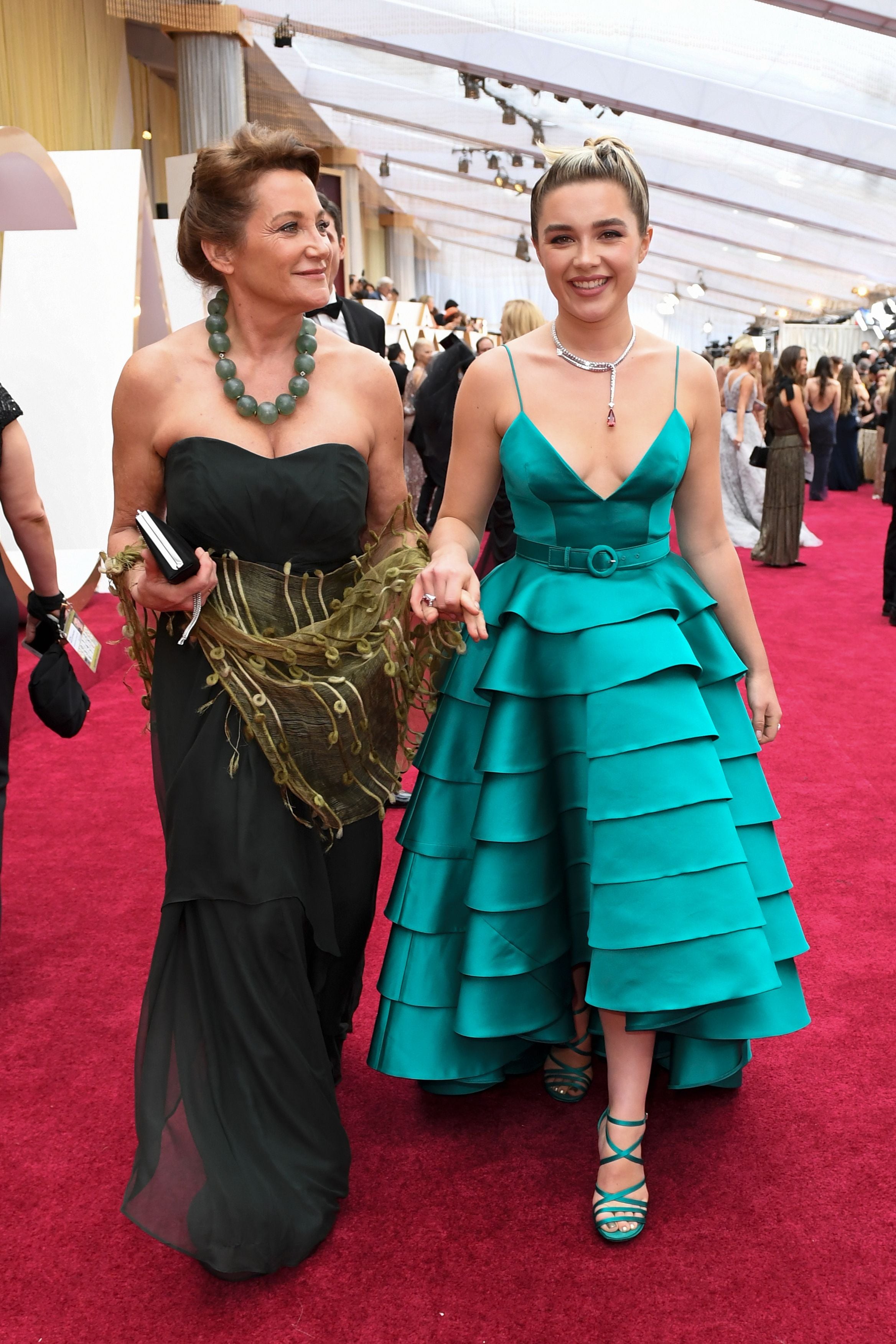 El paso a paso de los vestidos de Louise Vuitton de Florence Pugh para los  premios Oscar 2020