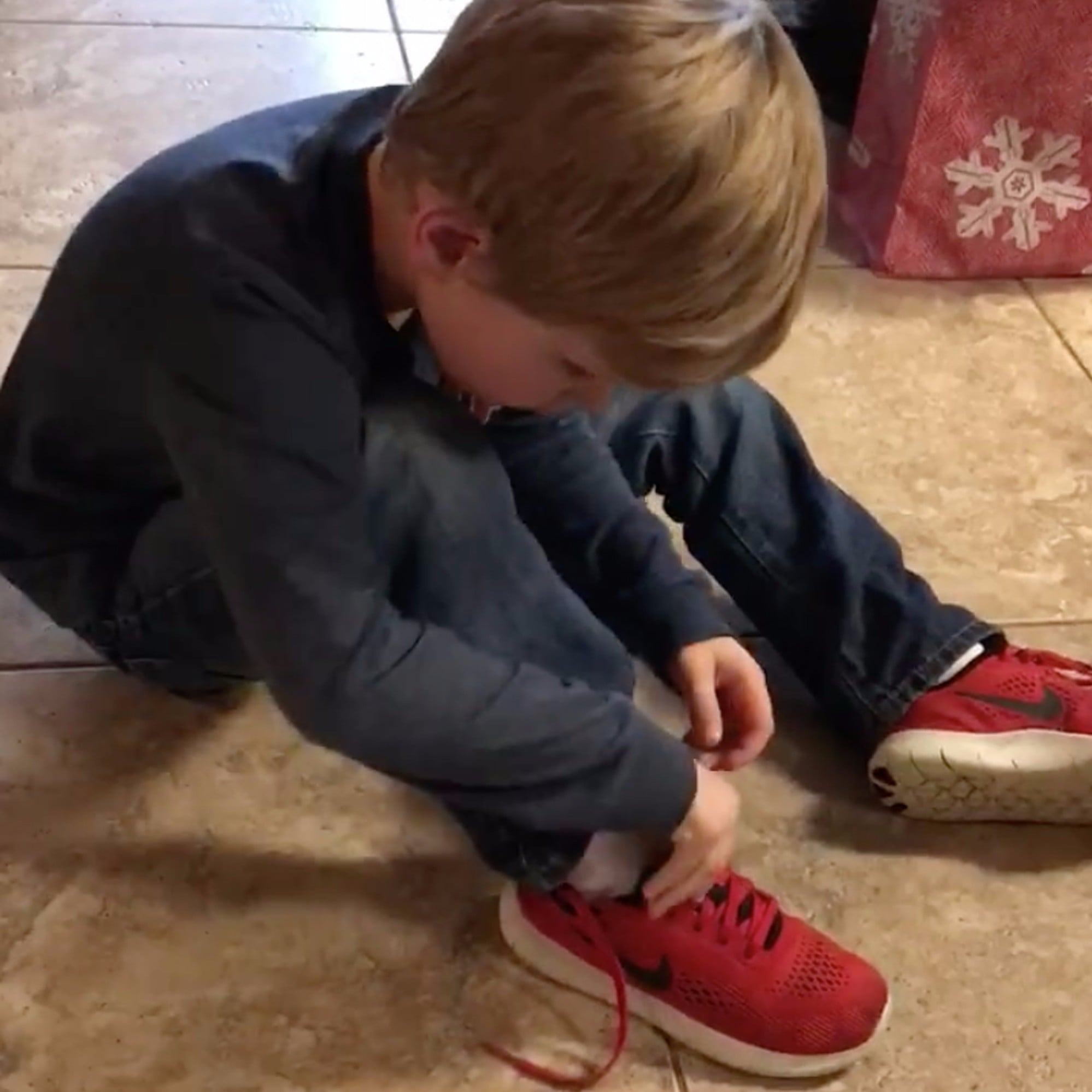 Trick to Teach Kids to Tie Their Shoes 