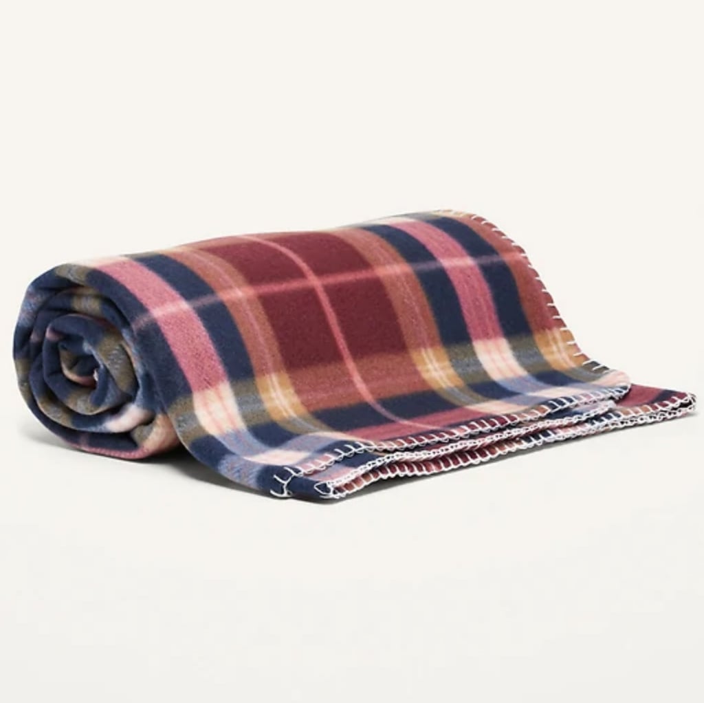 Kelly Clarkson's Cover of Selena's "Dreaming of You" Is So Beautifully Delicate, We're Emotional