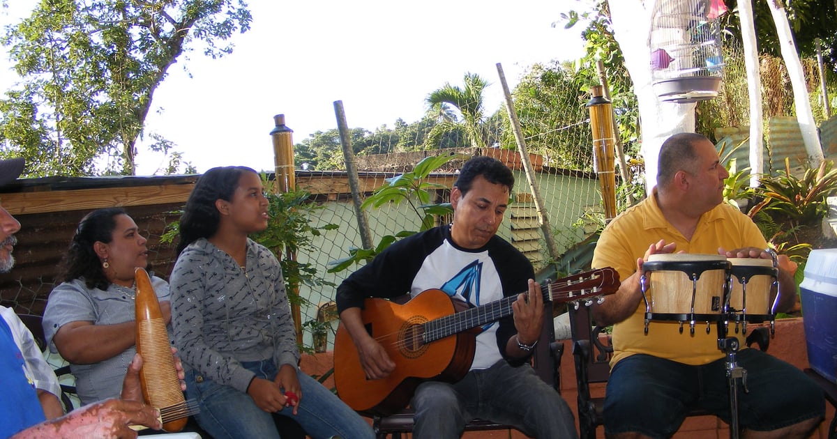 6 أغاني عيد الميلاد في بورتوريكو للعب هذا Noche Buena