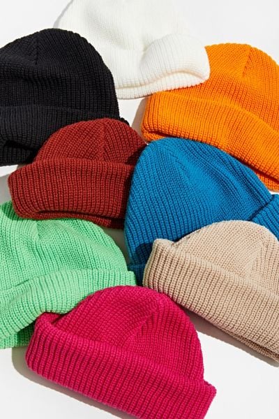 UO Ribbed Beanie