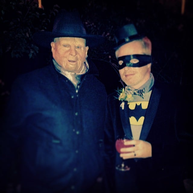 Eric Stonestreet dressed as a "scary ranch boss" and posed alongside his Modern Family costar Jesse Tyler Ferguson as Batman.
Source: Instagram user ericstonestreet