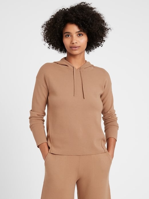 Sweater Hoodie in Camel