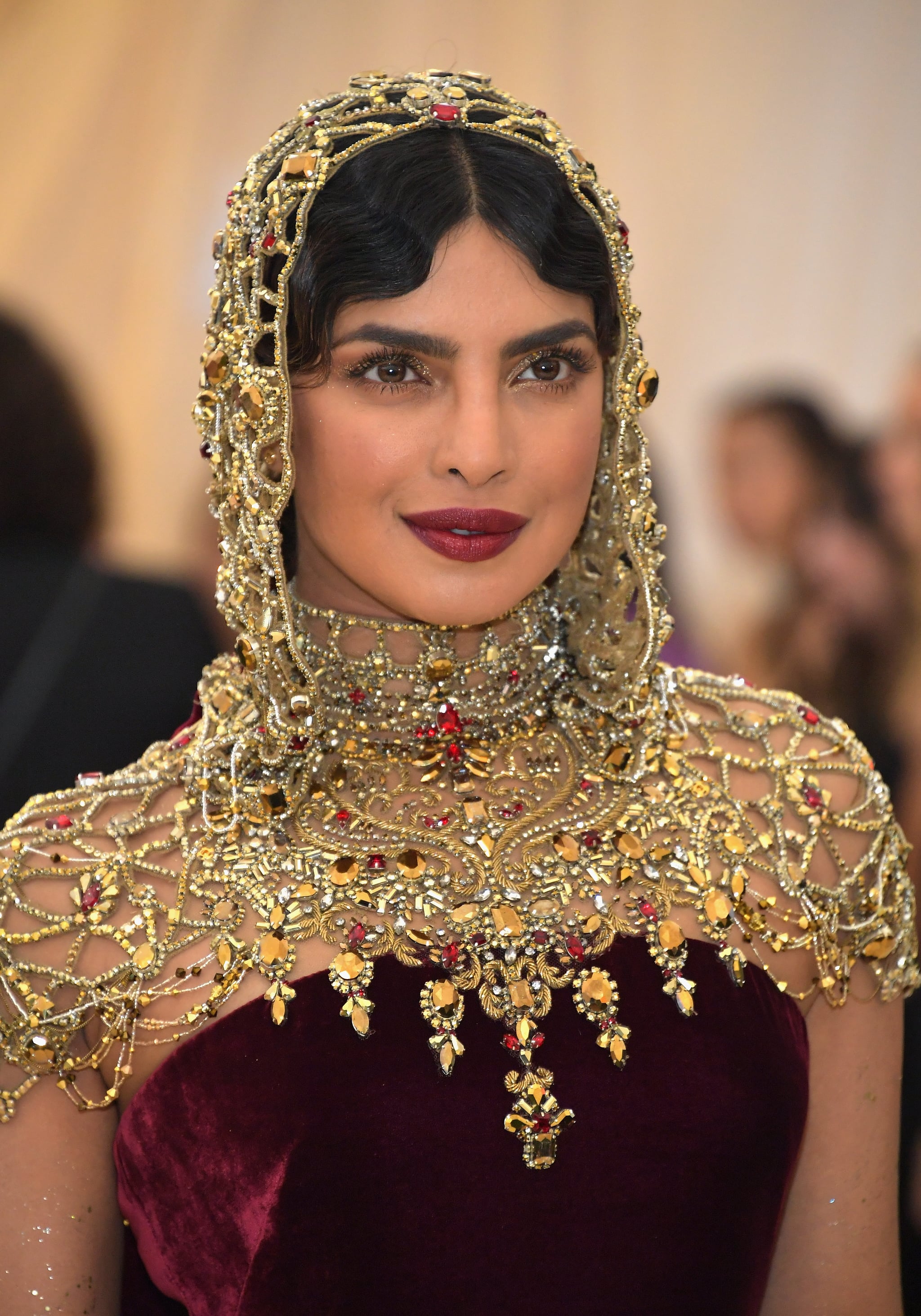 Priyanka Chopras Hair And Makeup At The 2018 Met Gala Popsugar Beauty 