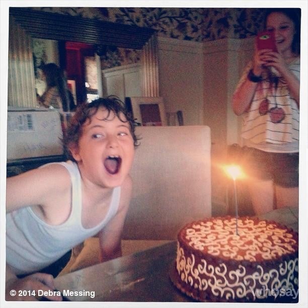 Debra Messing celebrated her son's 10th birthday with a delicious cake and lots of laughs. 
Source: Instagram user therealdebramessing