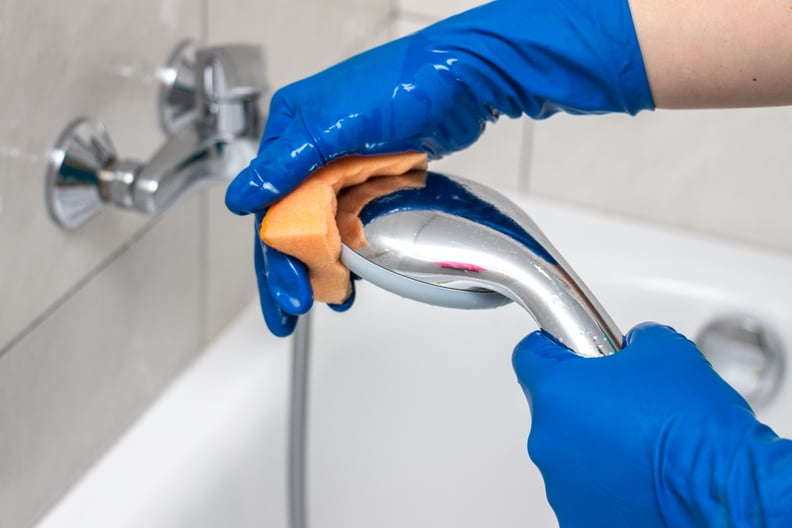 Showerhead cleaning