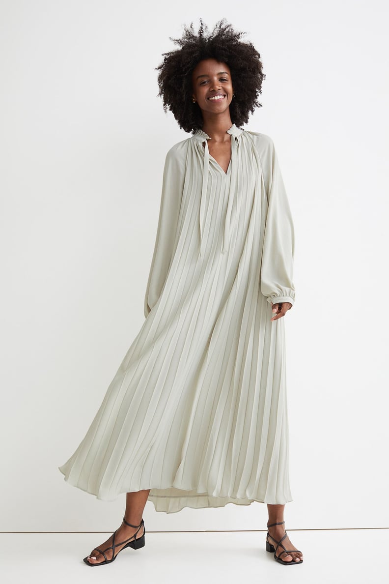 For a Museum Date: H&M Pleated Maxi Dress