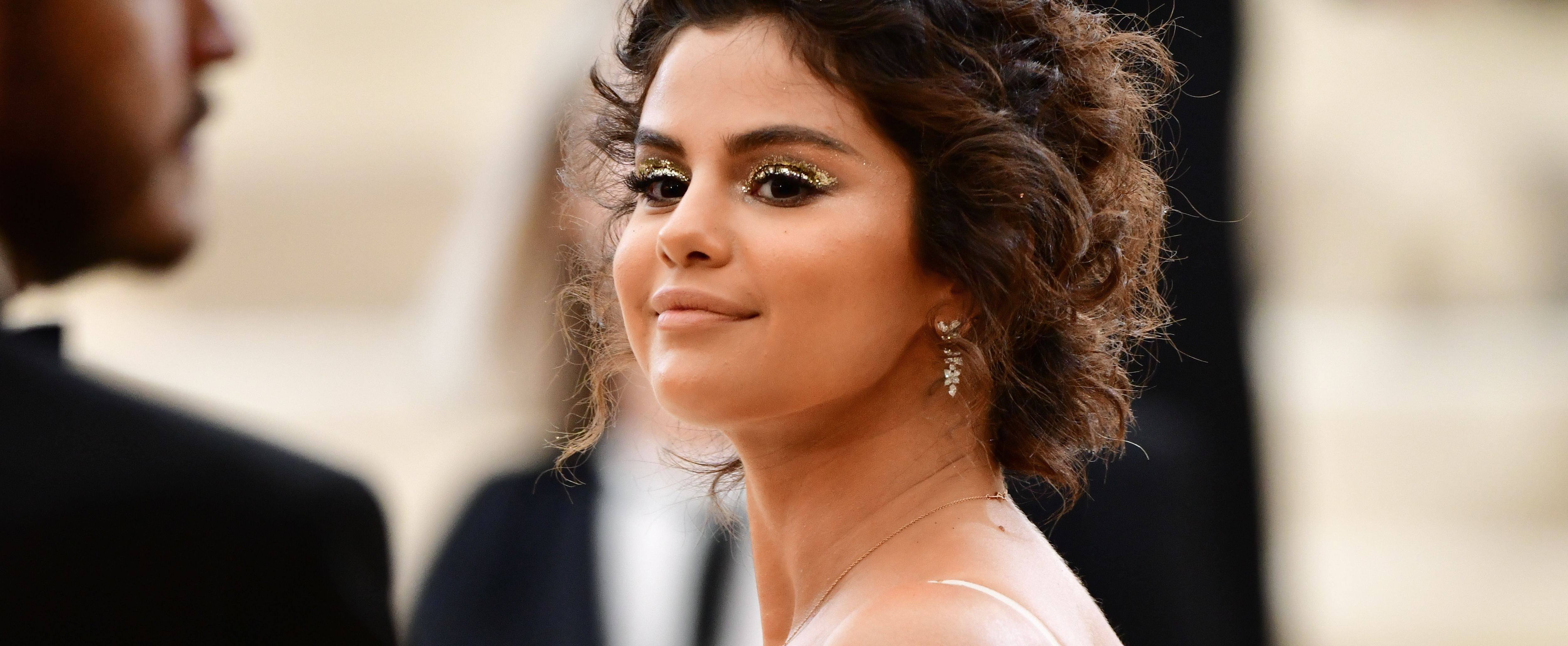 Selena Gomez Recounts Self-Tanning Mishap At Met Gala