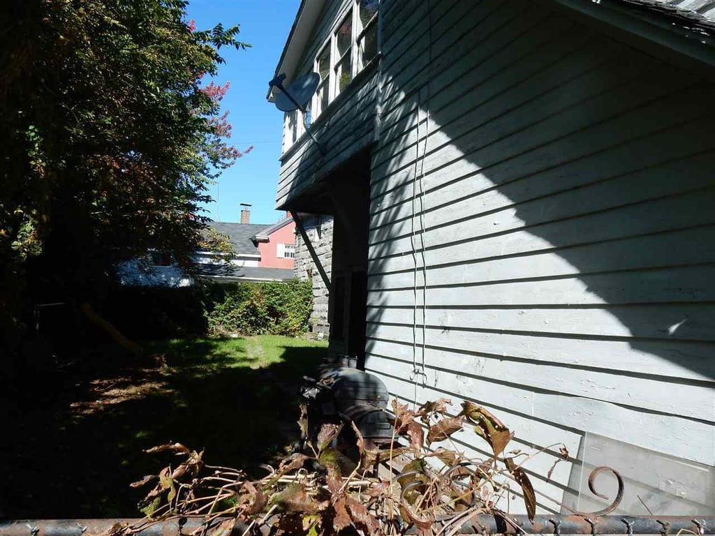 US Canada Border House POPSUGAR Home Photo 9