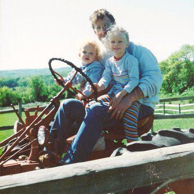 Taylor Swift and Her Brother Flashback Photo