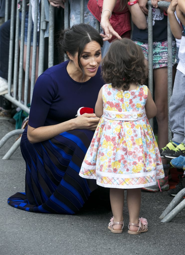 Meghan Markle Hugging Little Girl in New Zealand 2018