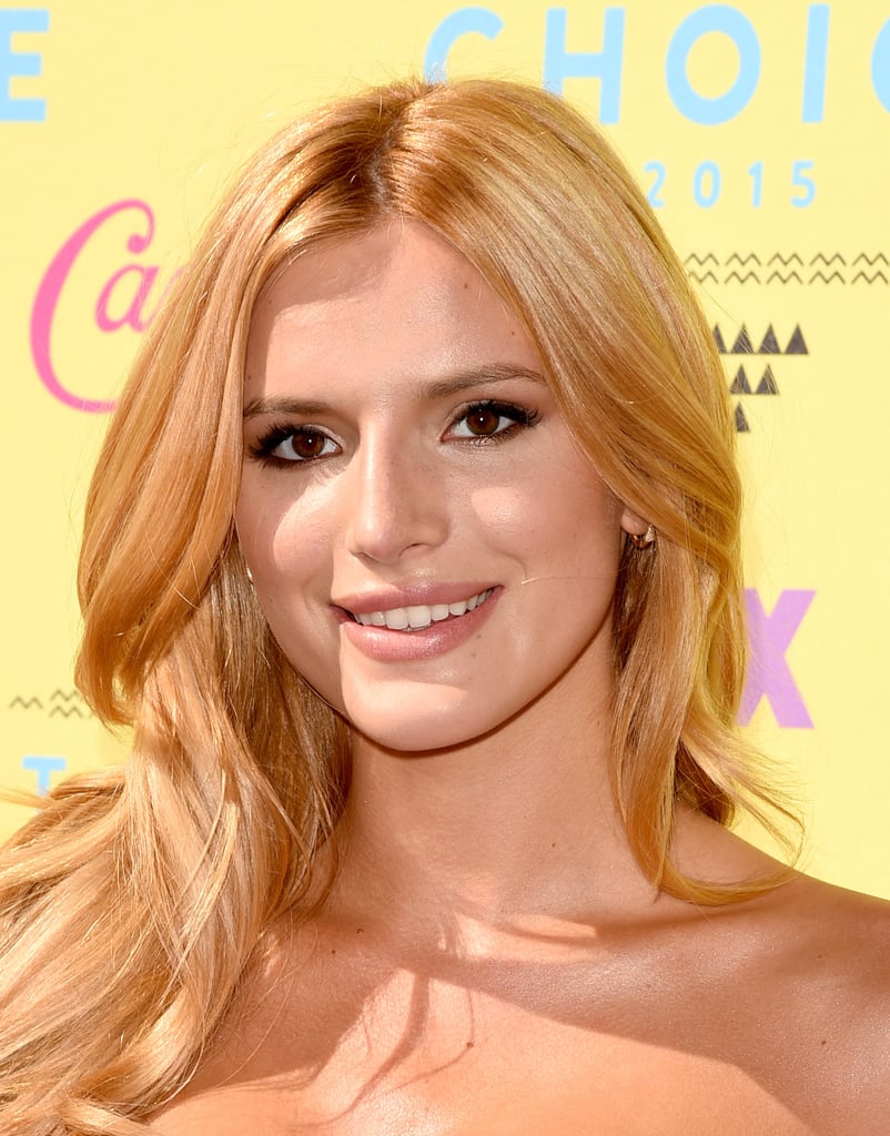 Bella Thorne's Teen Choice Awards Red Carpet Look