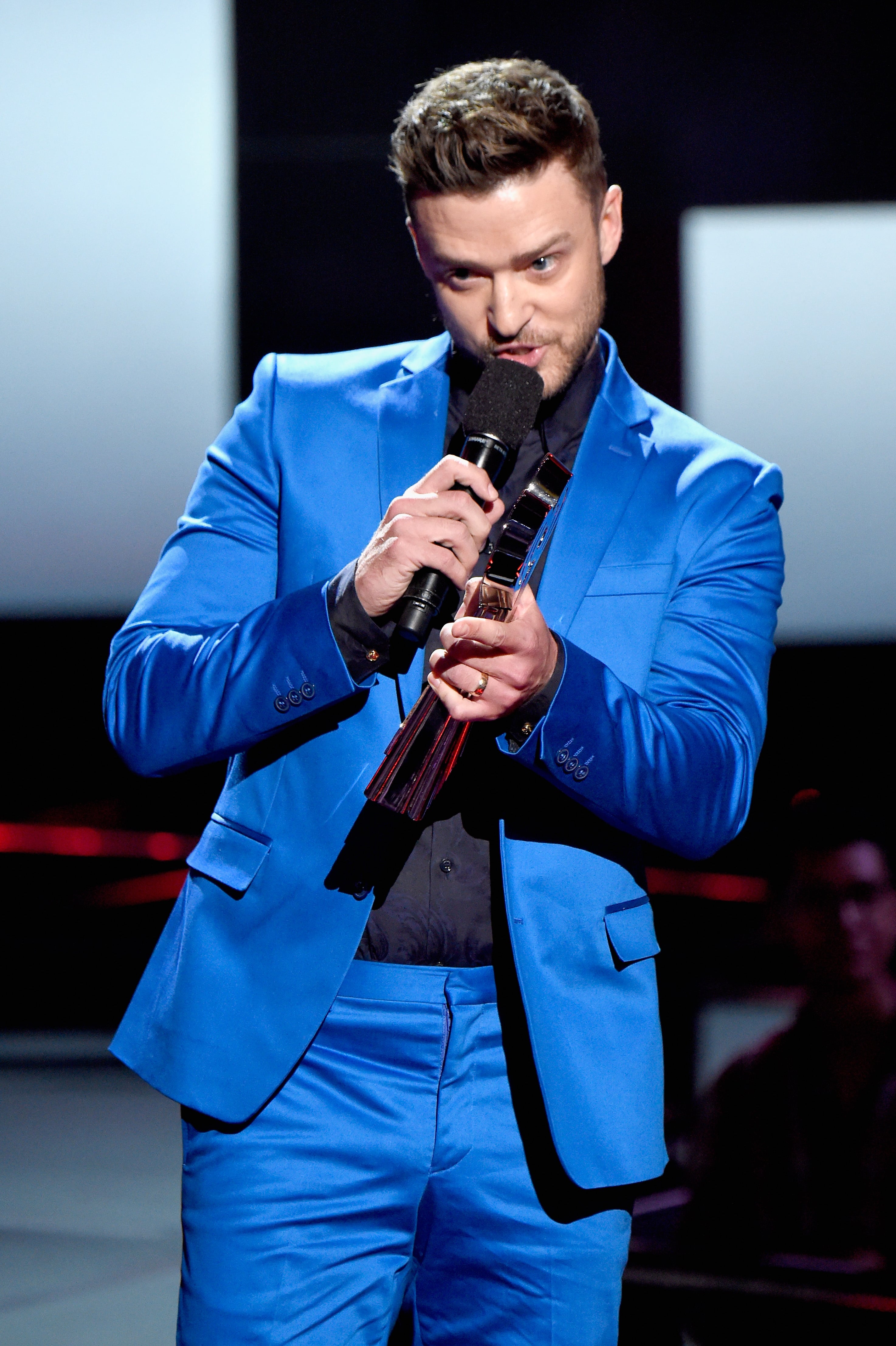 Justin Timberlake dedicates iHeart Radio Award to 'different