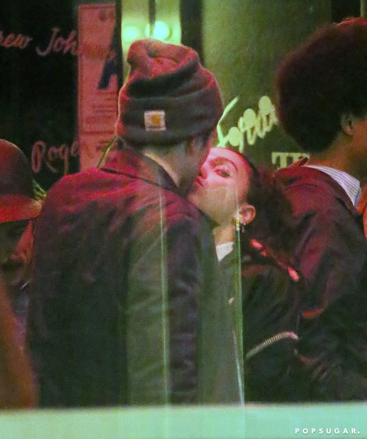 Robert Pattinson And Fka Twigs Kissing In La Popsugar Celebrity Photo 23