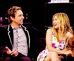 Photos of Kristen Bell and Dax Shepard Kissing