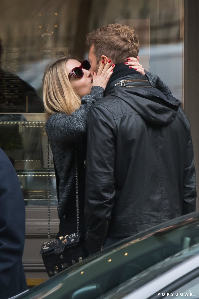 Chris Martin and Annabelle Wallis Kissing Pictures