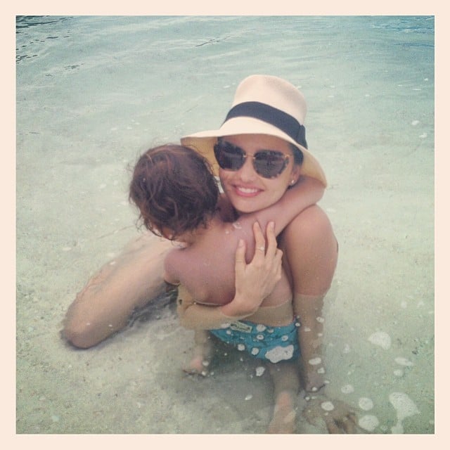 Miranda Kerr cuddled up with her son, Flynn, in the water.
Source: Instagram user mirandakerr