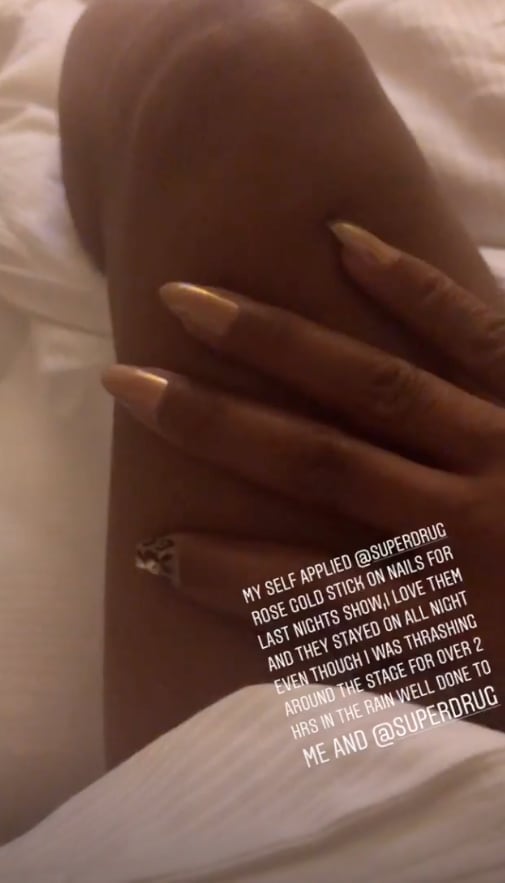 Mel B Wearing Superdrug False Nails During Spice Girls Tour