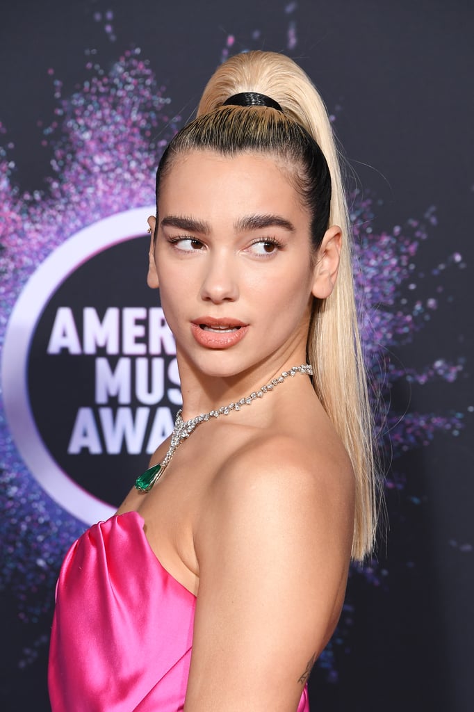 Dua Lipa At The 2019 American Music Awards Celebrity Hair And Makeup At The 2019 American 5304