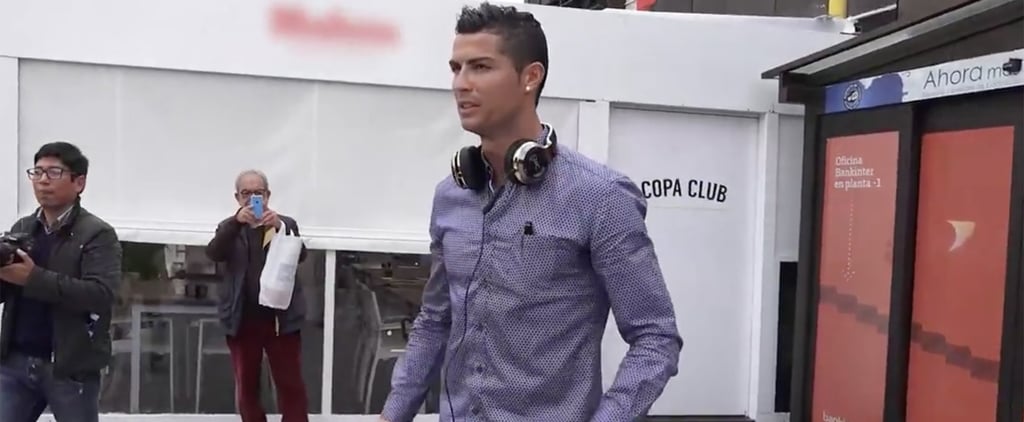 Cristiano Ronaldo Takes Photos With Fans | Video