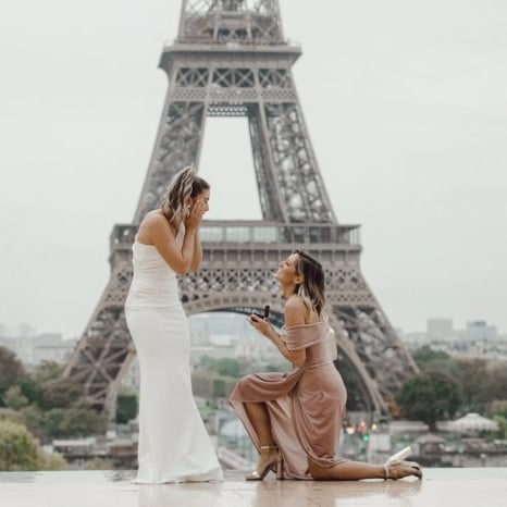22 Beautiful Photos of Women Proposing