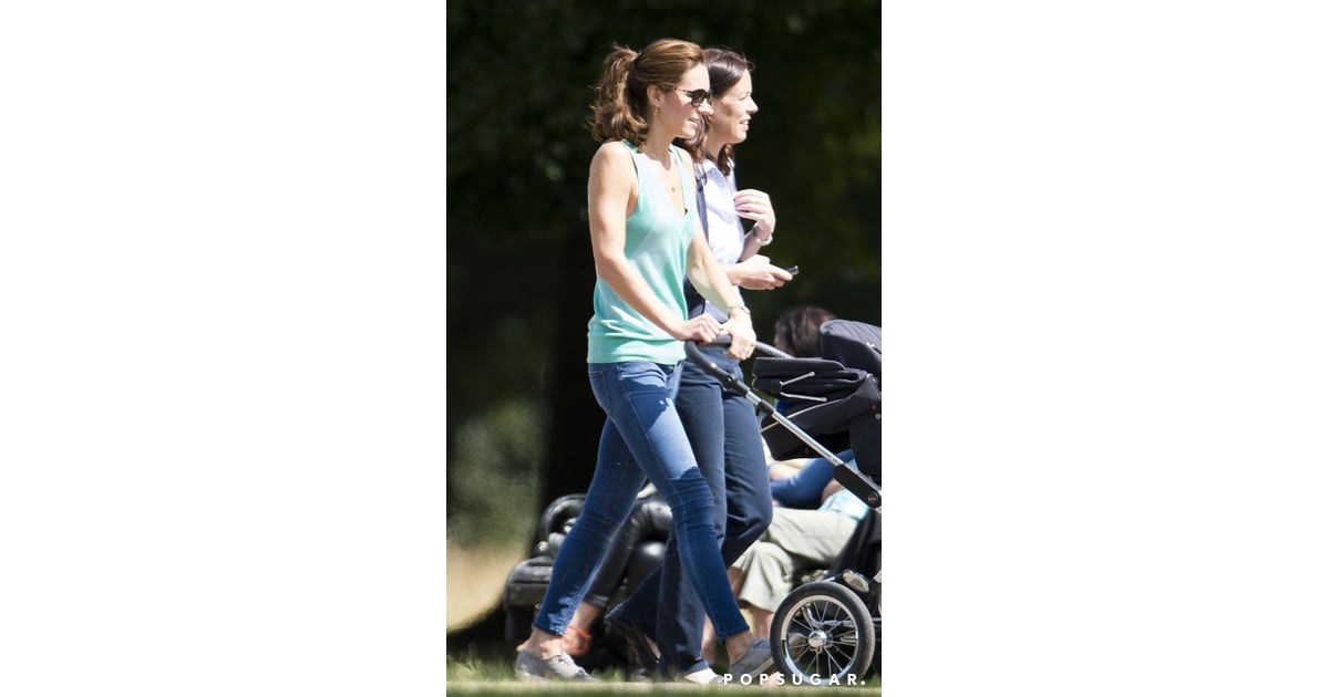 Kate Middleton Pushing Prince George in a Stroller ...