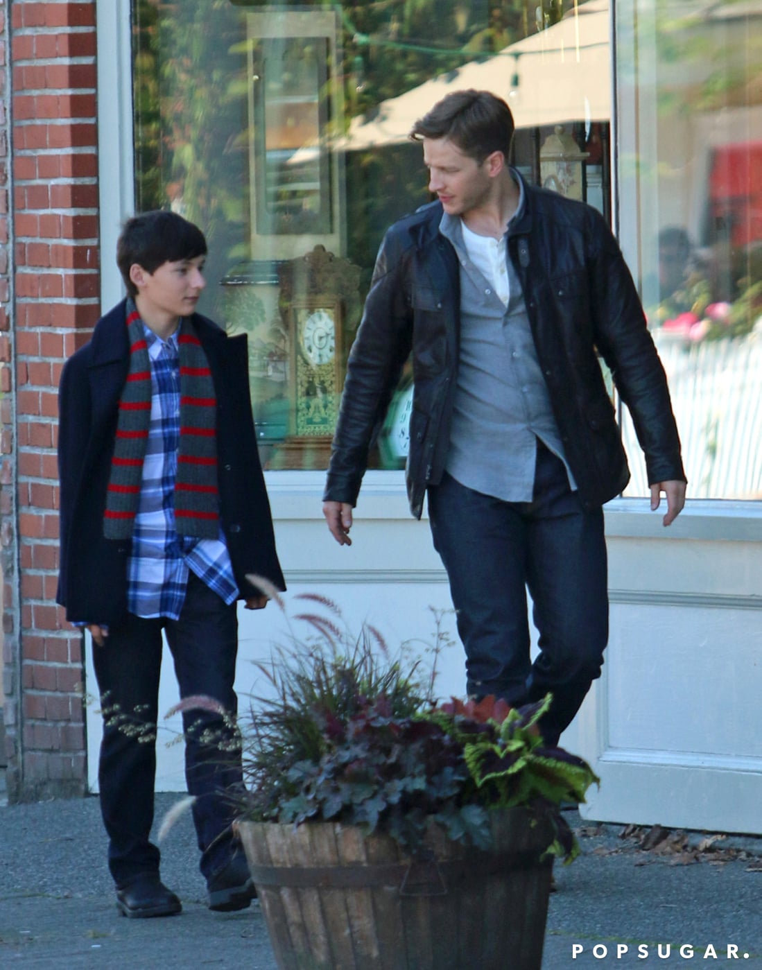 Movies Tv Music Captain Hook And Emma Get Close In Once Upon