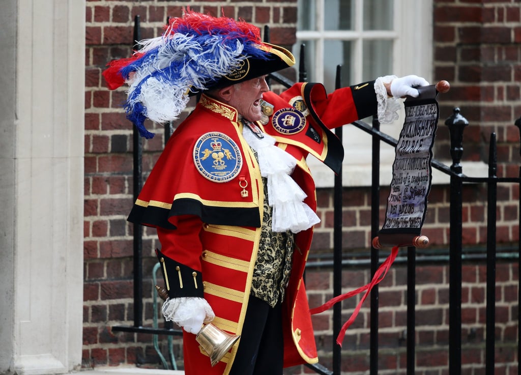 Did a Town Crier Announce the Birth of the Third Royal Baby?