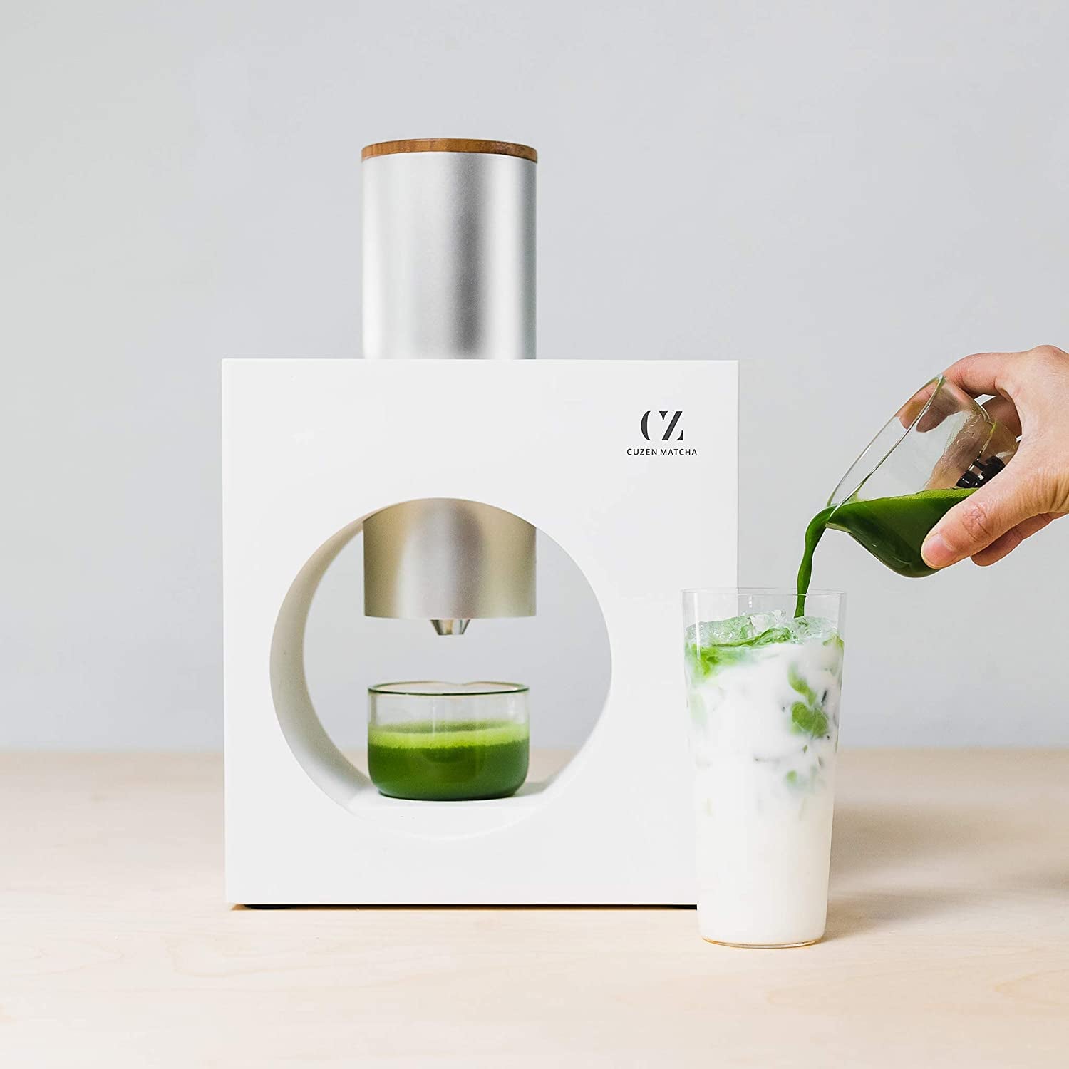 Cuzen Matcha Maker review: How to make matcha with the press of a