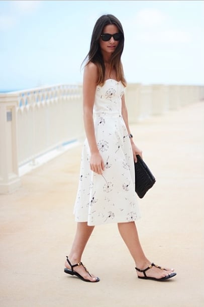 A dress doesn't mean having to dress up. Keep it simple with flat sandals for a look that goes from the beach to dinner and drinks.
Source: Instagram user zinafashionvibe