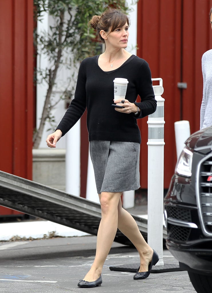 Jennifer Garner made a Thursday morning coffee run in LA.