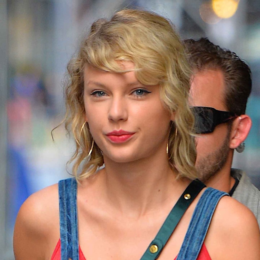 taylor swift curly hair with bangs