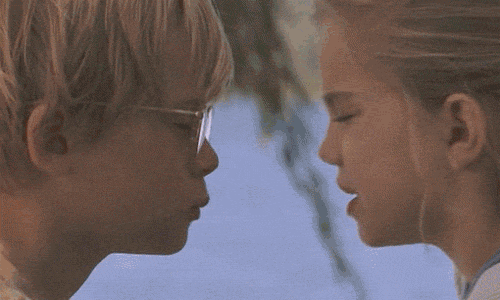 Anna Chlumsky And Macaulay Culkin 1992 Mtv Movie Awards Best Kiss 