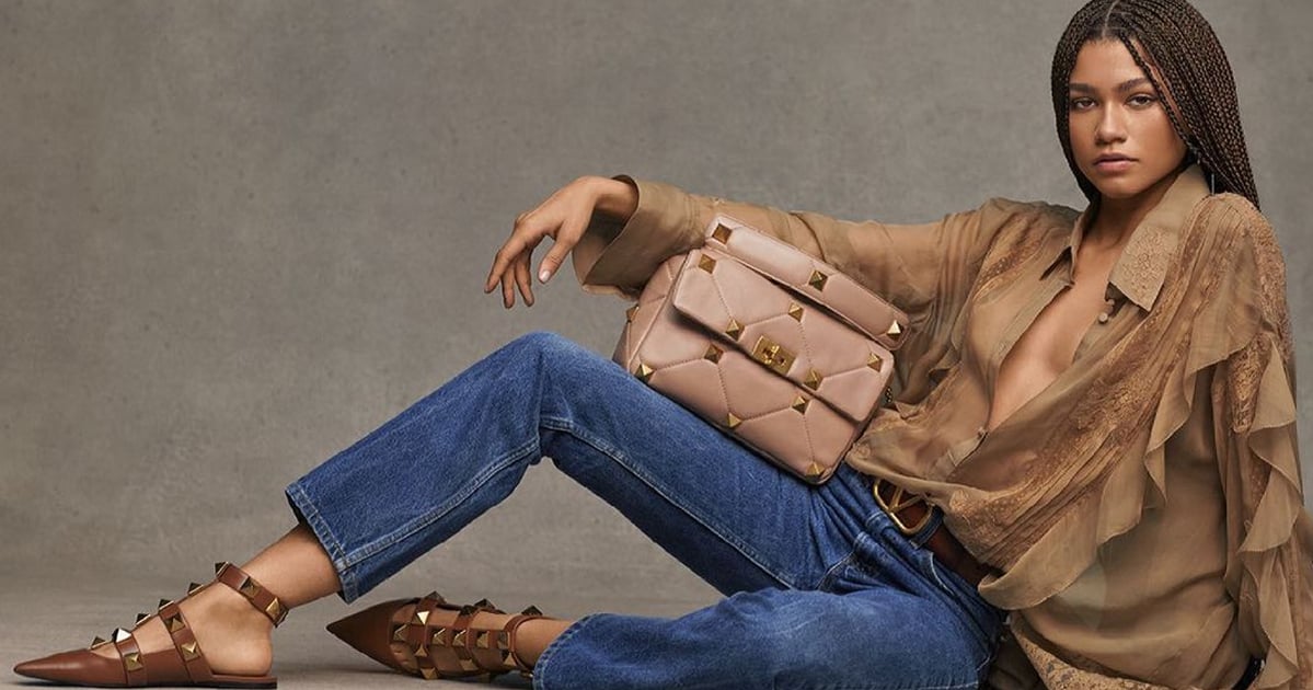 👑 BEAUTIFUL ZENDAYA HAPPY BIRTHDAY MODELING VALENTINO GARAVANI ROCKSTUD BAG  Ad Campaign 