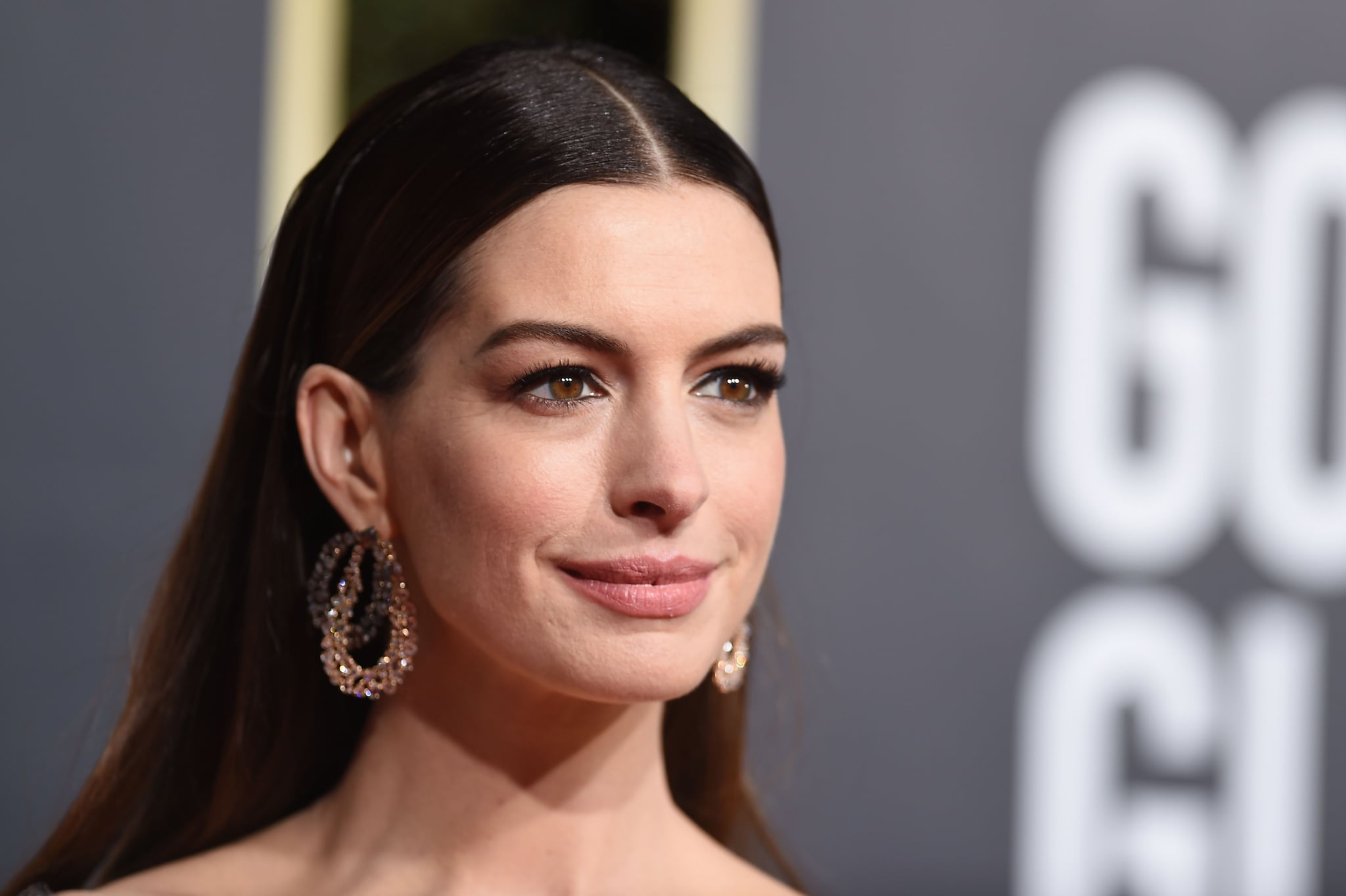 US actress Anne Hathaway arrives for the 76th annual Golden Globe Awards on January 6, 2019, at the Beverly Hilton hotel in Beverly Hills, California. (Photo by VALERIE MACON / AFP) (Photo credit should read VALERIE MACON/AFP/Getty Images)