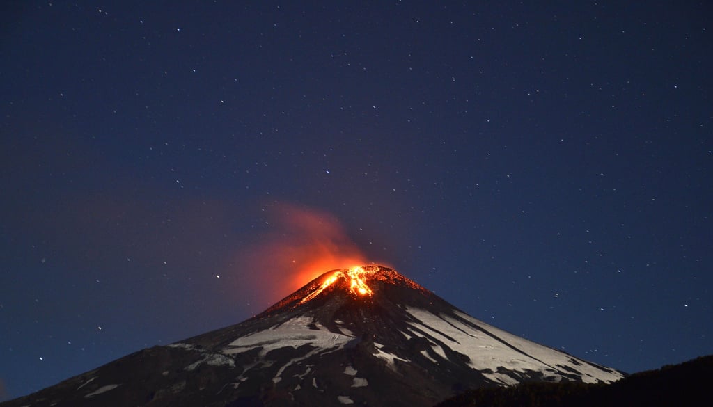 Pictures of Volcano Eruption in Villarrica, Chile