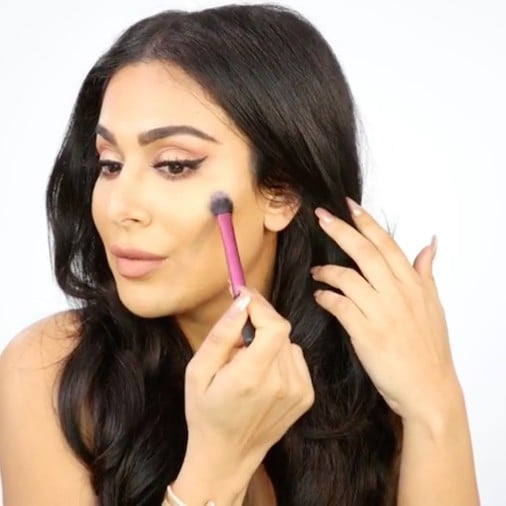Huda Kattan Highlighter How-To Video