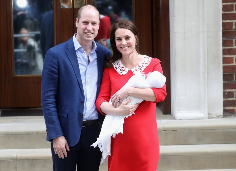 LONDON, ENGLAND - APRIL 23:  Prince William, Duke of Cambridge and Catherine, Duchess of Cambridge depart the Lindo Wing with their new born son Prince Louis of Cambridge at St Mary's Hospital on April 23, 2018 in London, England. The Duchess safely deliv